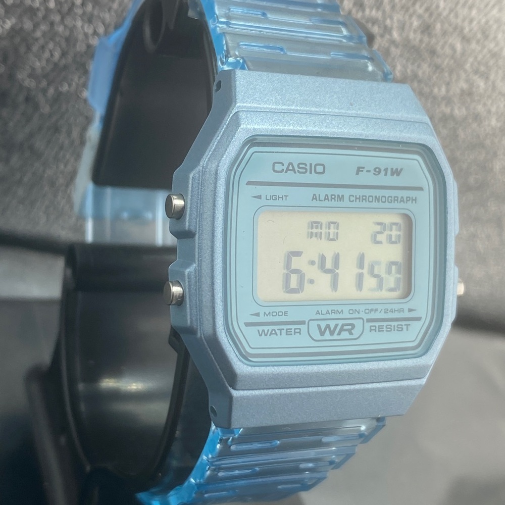 Casio Unisex Size Watch 34mm Diameter Rubber Lightweight in wrist Brand New Item - Picture 10 of 16